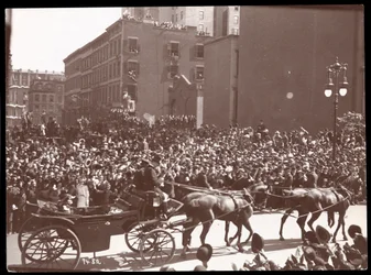 View of the Crowd and a Horsedrawn Carriage in the Dewey Parade on Fifth Avenue, New York, 1899